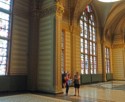 Eloise and June in the Great Hall of the Rijksmuseum