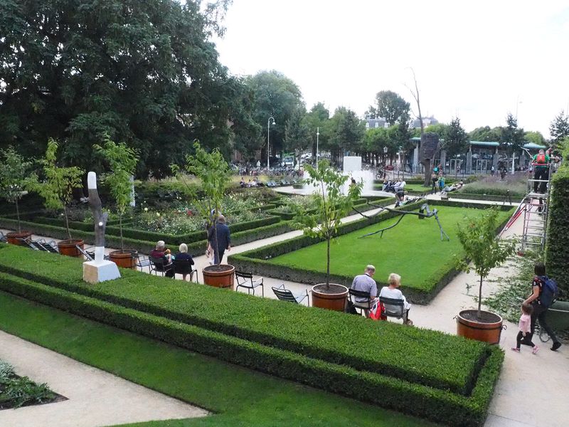 Garden next to the Rijksmuseum