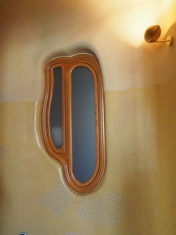 Curved window