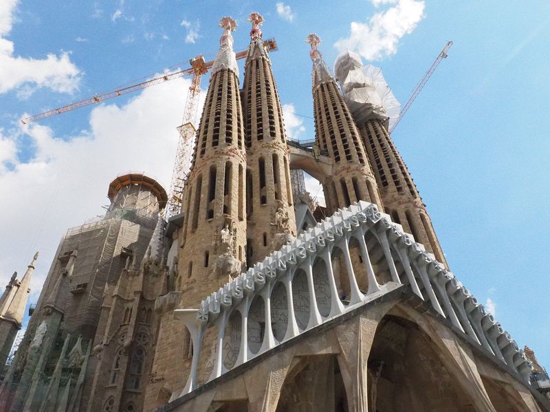 We drive past the Sagrada Familia