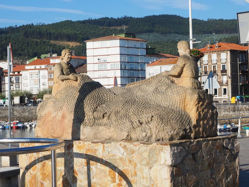 Sculpture honoring Mothers of the Sea