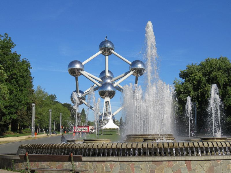 Fountain and the Atomium