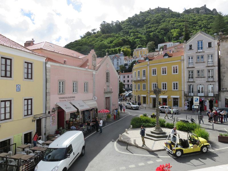 Cafes and shopping in Sintra