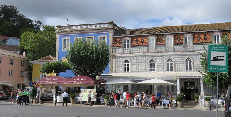 Outdoor cafe in Sintra