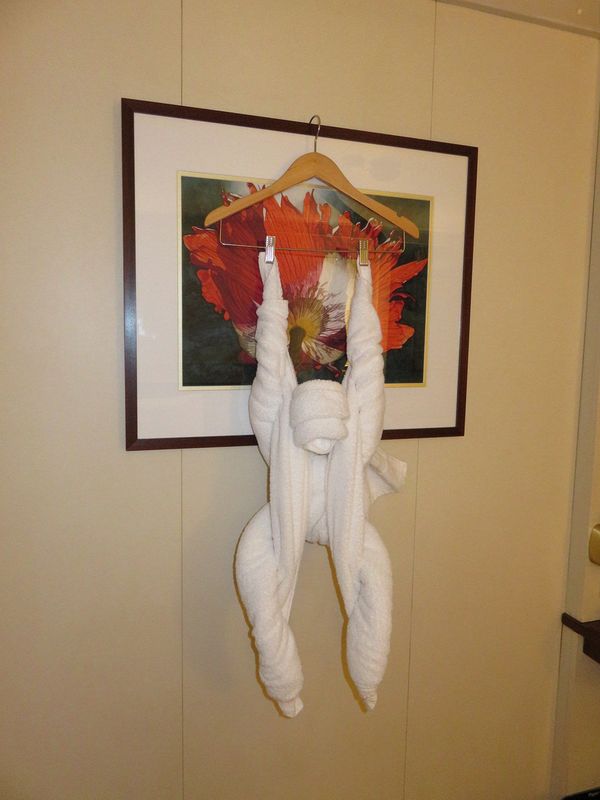 Monkey towel sculpture