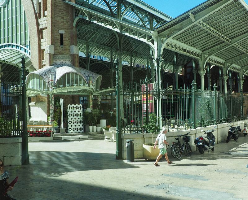 An open air market building