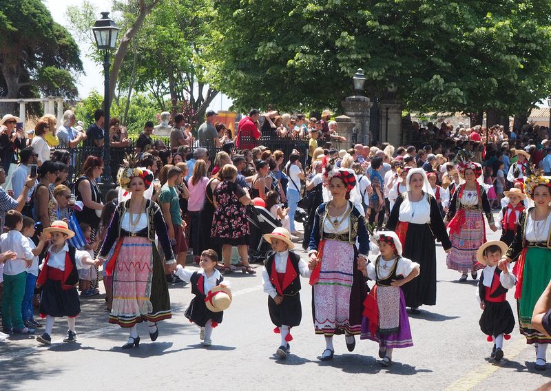 Women and kids in traditional dress