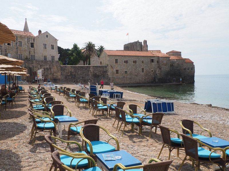 A beach next to Old Town