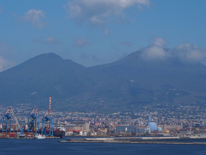 A closer view of Vesuvius