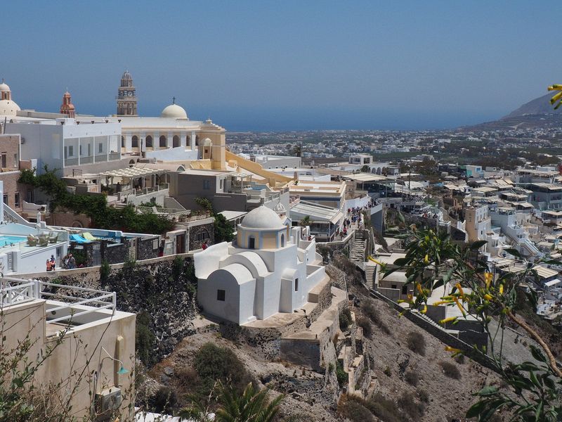 A view of Fira