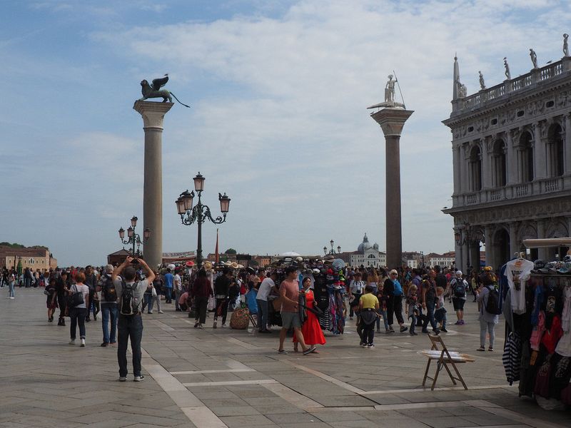 A good view of the two pillars at St Mark's Square