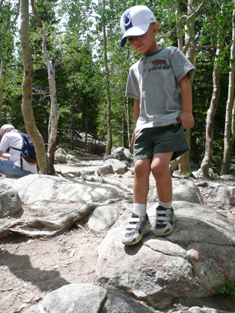 090 Andrew on rocks