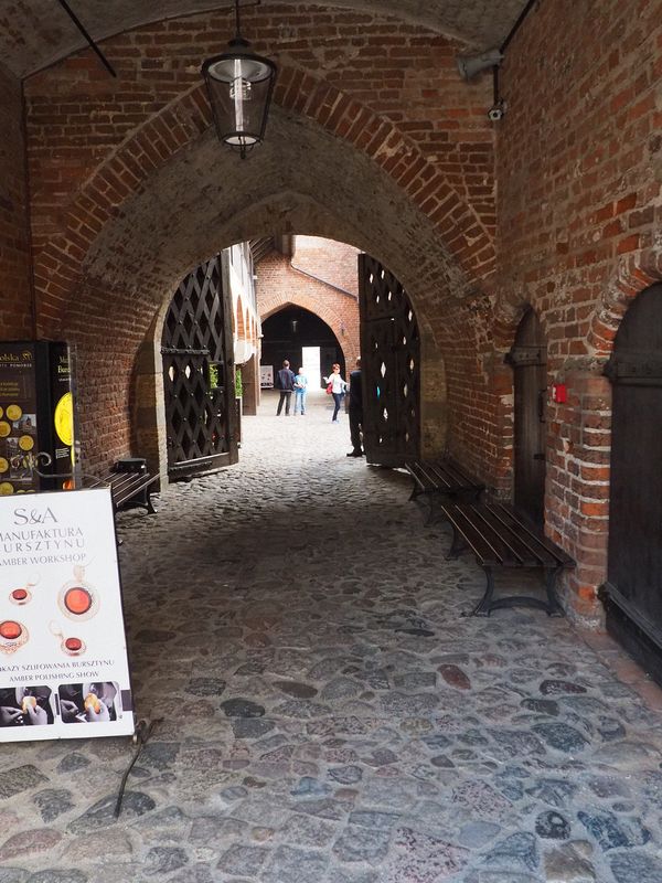 Entrance to shops and the torture chamber museum