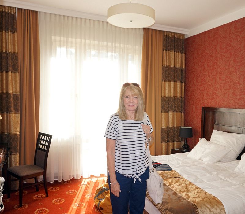 Robin's first time in a European hotel