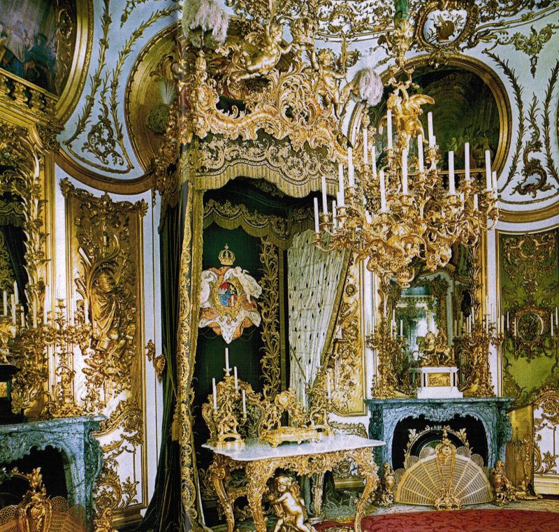 Audience chamber (scanned from booklet)