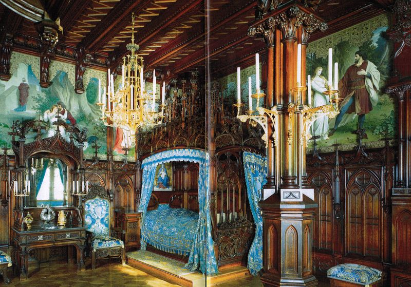 King's bedroom (scanned from booklet)