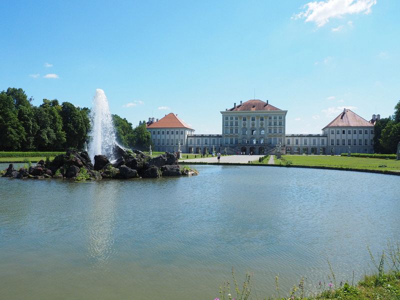 Looking back towards the Palace