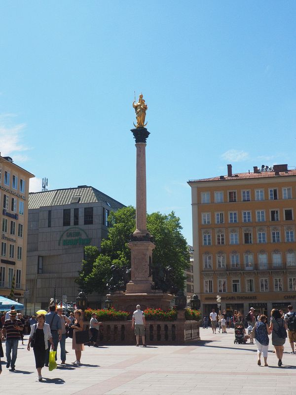 Marian column to the Virgin Mary