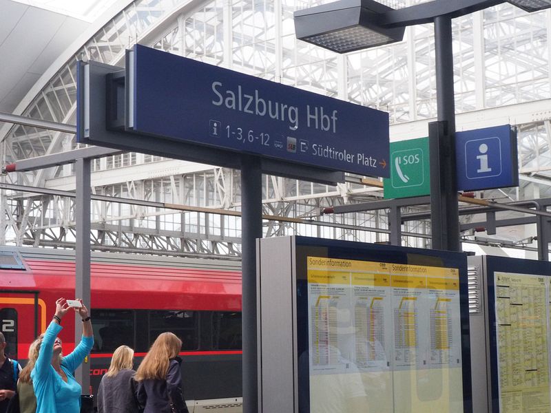 We arrive at the Salzburg station