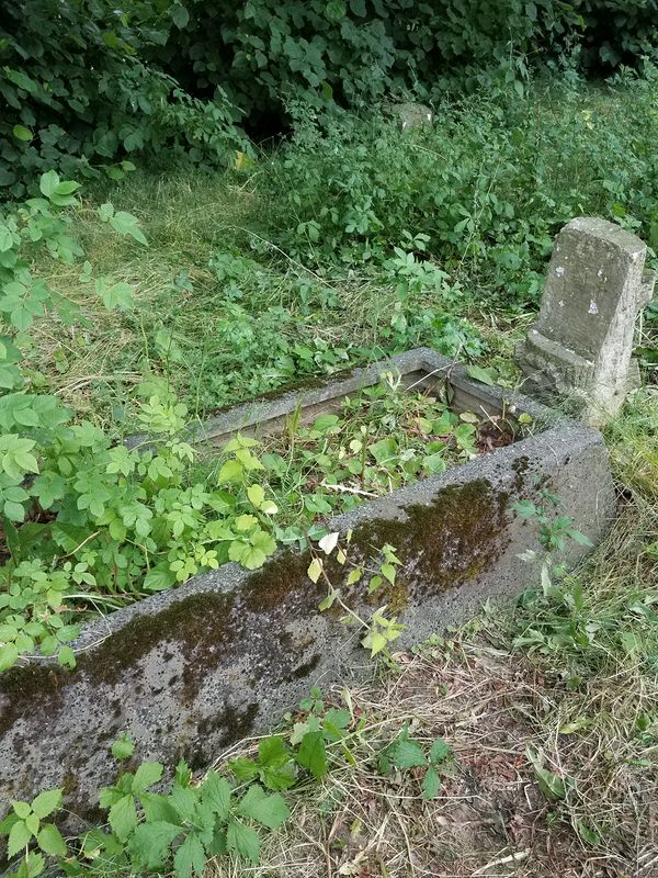 This headstone is unreadable