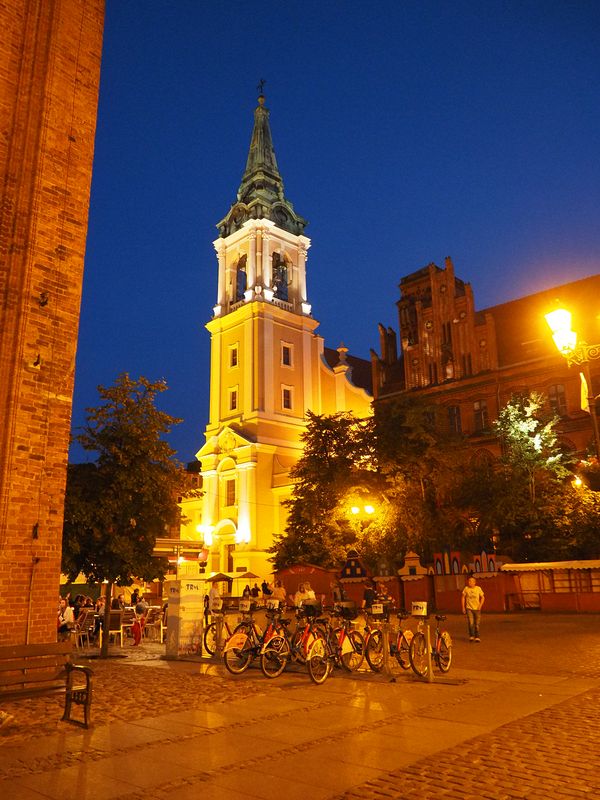 Chruch of the Holy Spirit at night