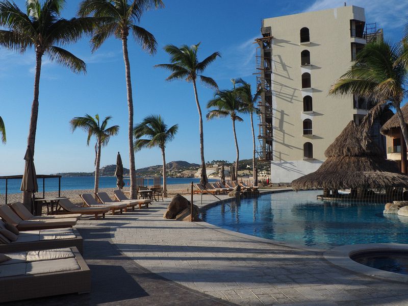 Another view of the pool and also the beach