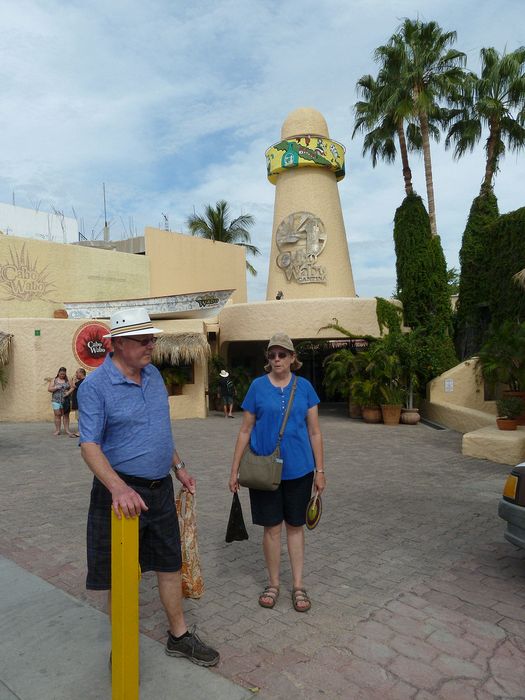 Livingston and June arrive at Cabo Wabo