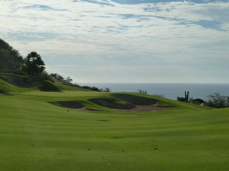 Lots of sand traps around the greens