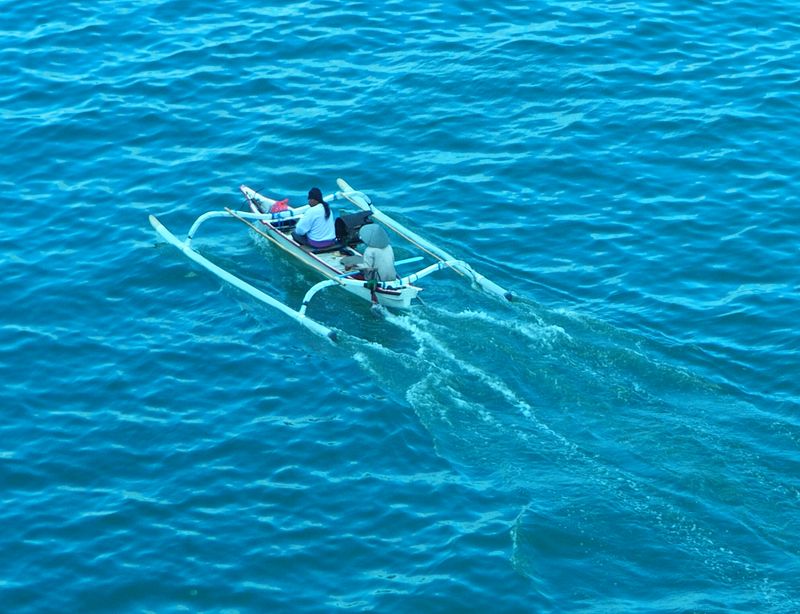 Fishing outrigger