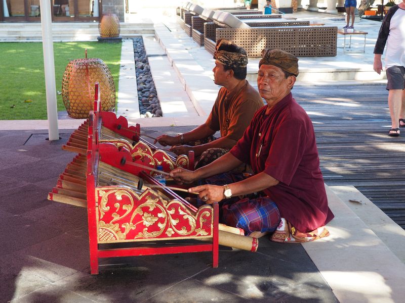 Gamalan players at the hotel