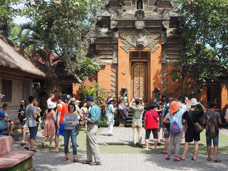 Lots of tourists at Ubud Palace