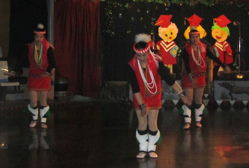 Native Taiwanese dancers