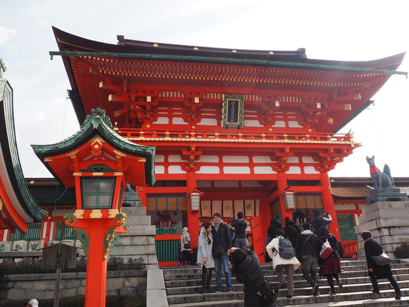 The main gate to the Fushimi Inari Taisha Shrine dating from 860