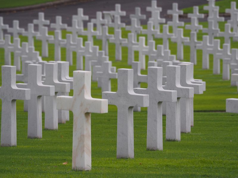 Crosses laid out in a curve