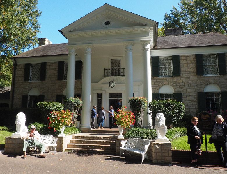 The front of Graceland