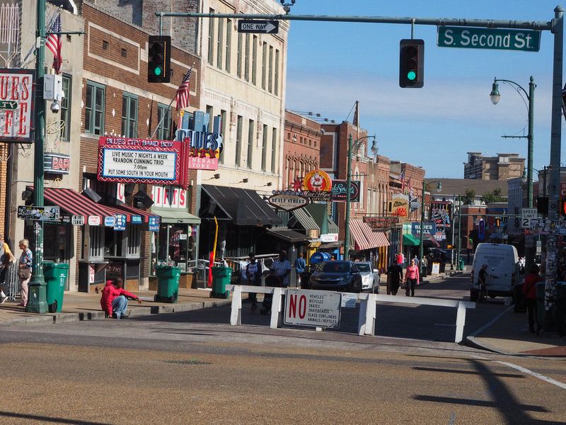 Beale Street is pedestrian only