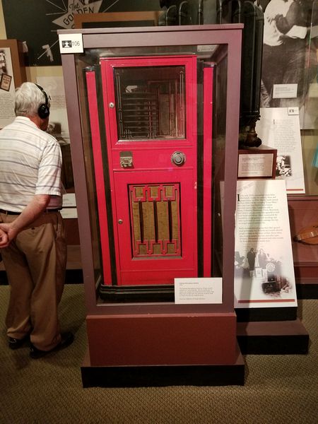 Seeburg Selectophone jukebox from 1934