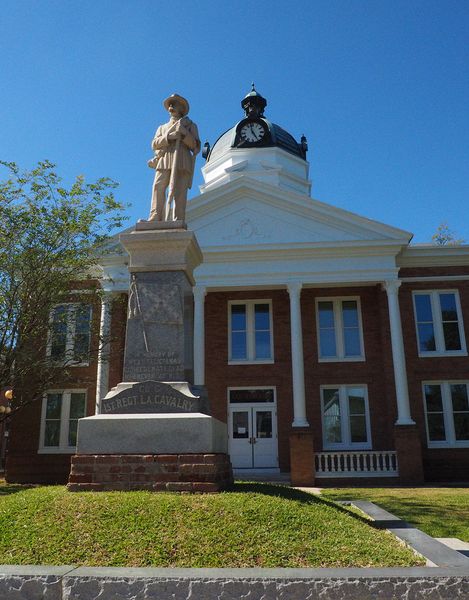 Old courhouse with Confederate monument