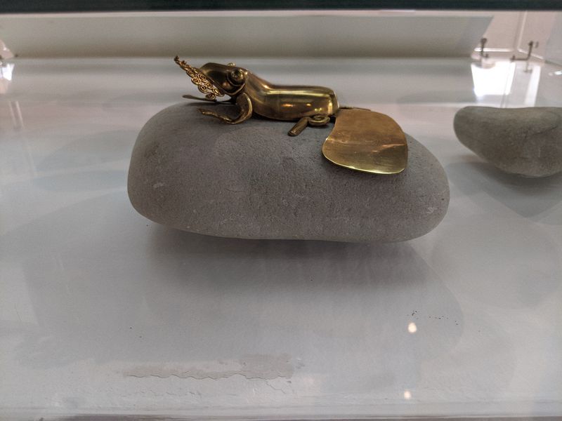 Gold frog