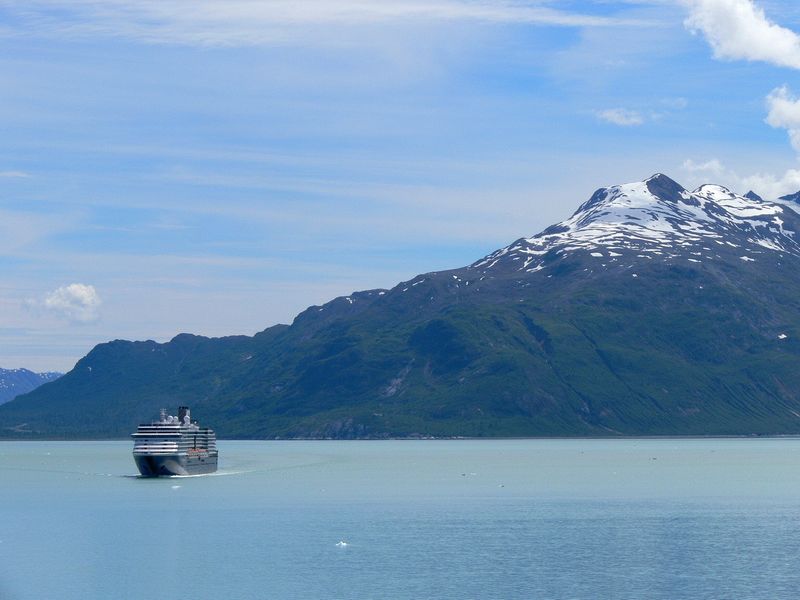 The Westerdam's sister ship, the Oosterdam, enters the bay