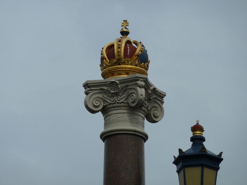 Crowned capital on a column