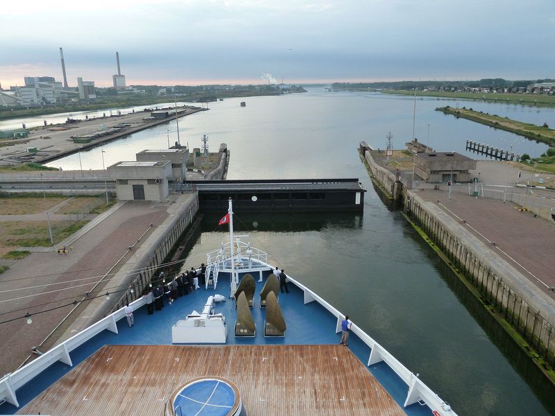 Once the ship is lowered, the lock gate slides open