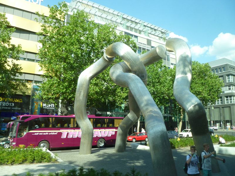 Wiggly sculpture