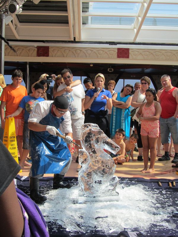 Ice sculpture demonstration