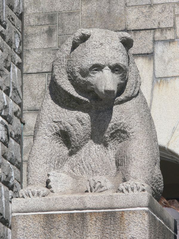 Bear sculpture