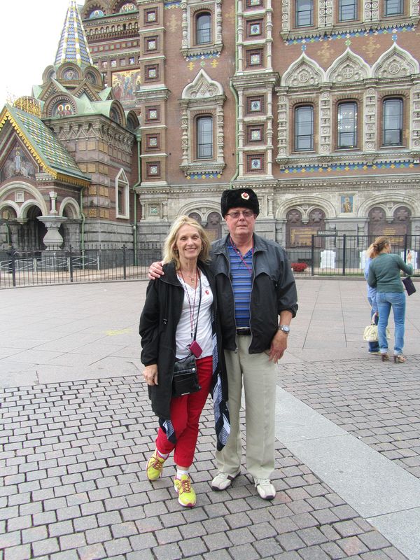 Eloise and Livingston with a Russian hat