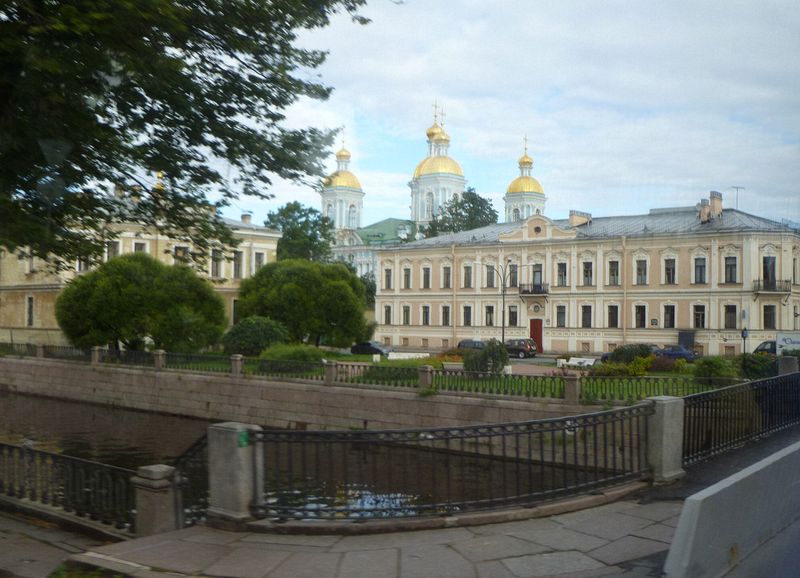 St Nicholas Cathedral behind palace buildings