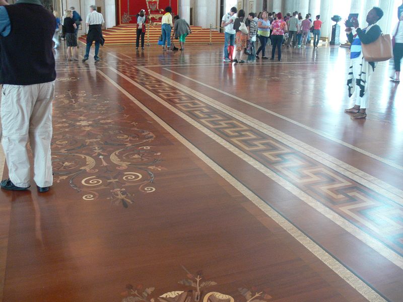 The ceiling design is reflect in the floor design