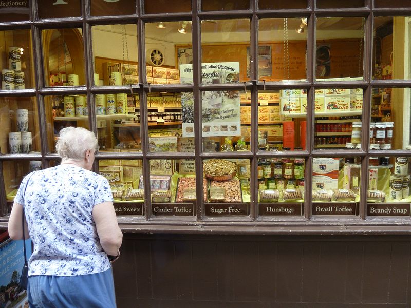 English candies (including humbugs)