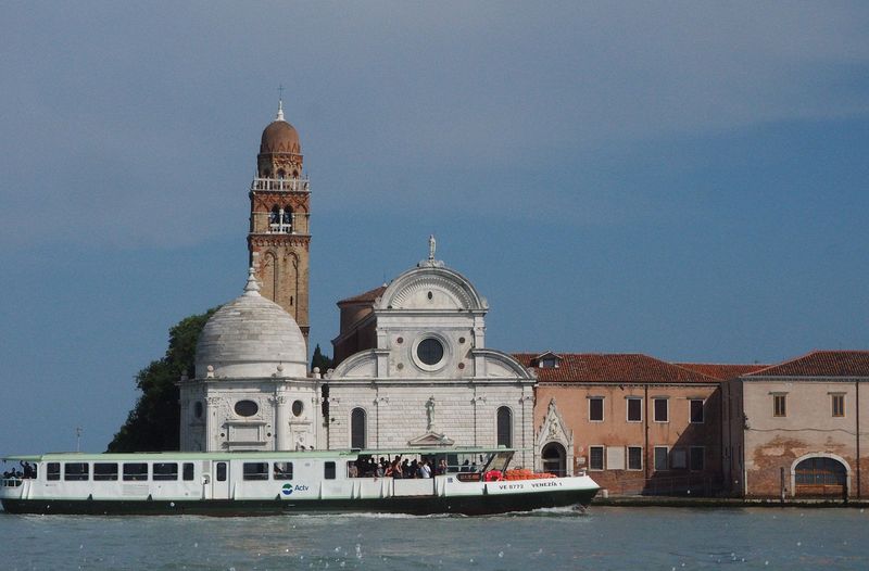 A vaporreto passes the Chiesa di San Michele in Isola